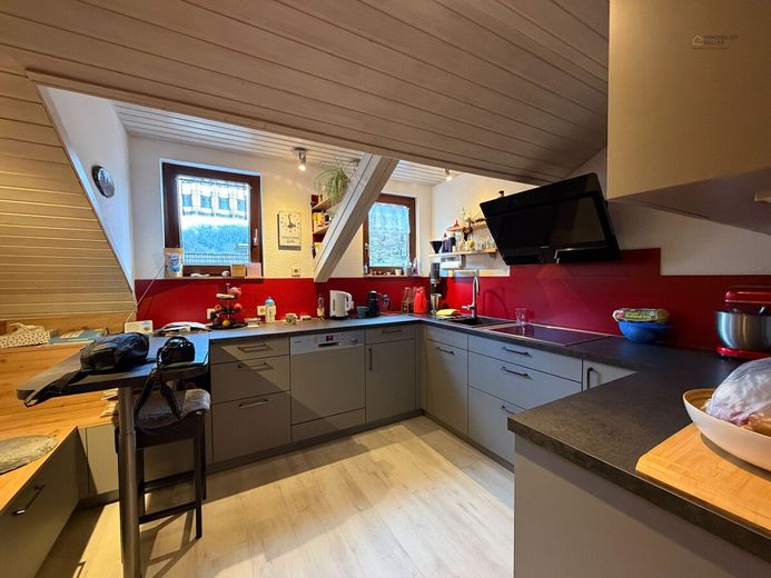 Ruhige 3-Zimmer-Dachgeschosswohnung mit Balkon &amp; Carport - Kapitalanlage mit Potenzial – Küche