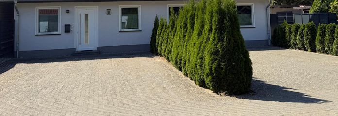 Condominium for sale in Kröpelin – Ansicht mit Stellplätzen