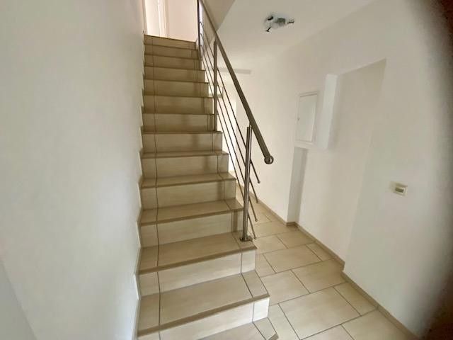 4‑Seiten‑Hof 8200 m², Teilfinanzierung mögl. Berlin-nah, für Pferde, Mehrgeneration, Gewerbe; Café – Flur Erdgeschoss