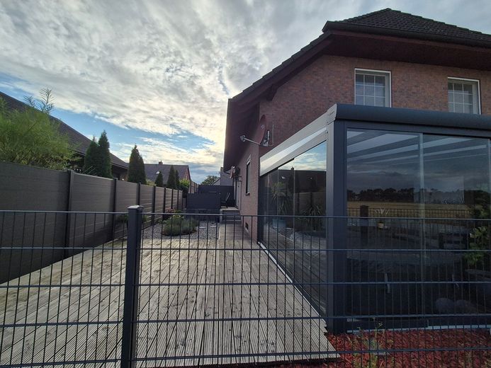 Großzügiges Zweifamilienhaus in ruhiger Feldrandlage mit Sommergarten, Balkon, Terrasse & Garage – Foto 4