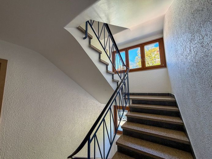 Haus im Haus- 6,5 Zimmer Wohnung in zentraler Lage – Flur