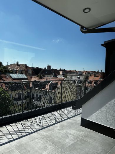 Neuwertiges 4-Zimmer-Penthouse mit Dachterrasse, Aufzug & Deckenkühlung in best Lage – Foto 13