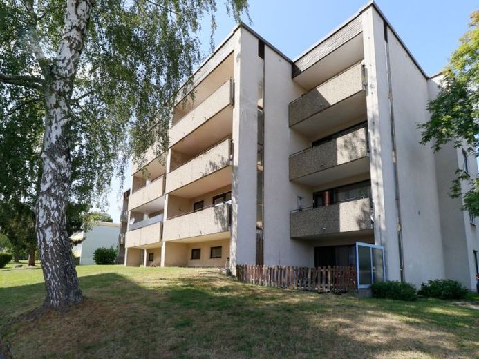 Kapitalanlage mit Substanz: 2 vollvermietete Mehrfamilienhäuser mit 23 Wohnungen in ruhiger Wohnlage von Selb – फोटो 1