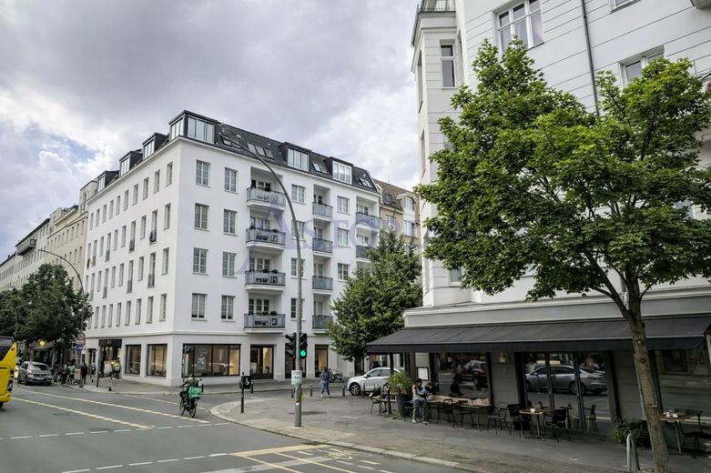 TOP Lage Charlottenburg - Kapitalanlage mit Potenzial! – Hausansicht 2