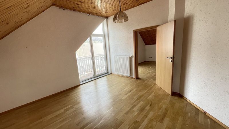 Schöne, helle Dachgeschosswohnung mit herrlichem Ausblick - sofort bezugsfertig. – Bild 5