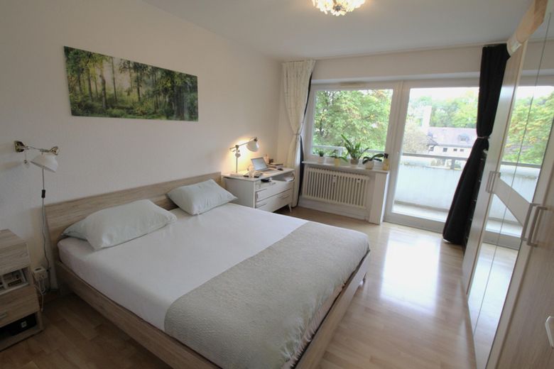 Schlafzimmer (ca. 15 m²)