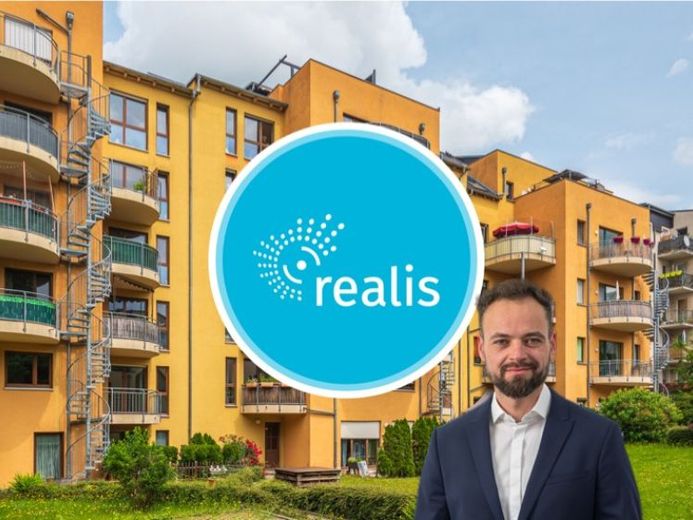 +++Lichtdurchflutete Maisonette mit Dachterrasse, 2 Bädern und 2 Stellplätzen in zentraler Lage+++ – Foto 1