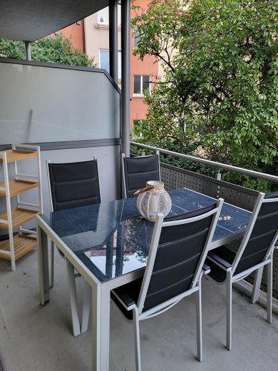 Volledig gemeubileerd 2,5-kamerappartement met balkon en inbouwkeuken in Stuttgart-West – Balkon
