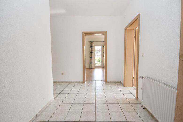 Großzügiges Einfamilienhaus mit Einliegerwohnung in ruhiger Sackgassenlage – Kastanienallee_18