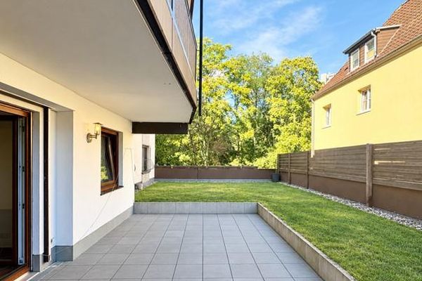 Ffm-Sachsenhausen: seltene Gelegenheit! 3 ZKB im EG, 93m² mit großer Terrasse + 75m² Grünfläche!