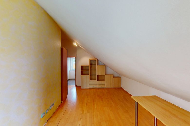 Schlafzimmer/Hobbyraum2 DG
