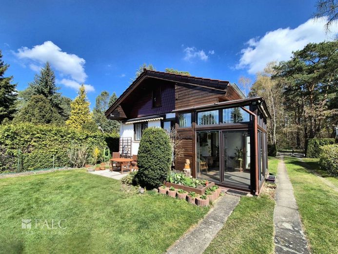 **Charmantes Einfamilienhaus in Seenähe**- FALC IMMOBILIEN – Außenansicht