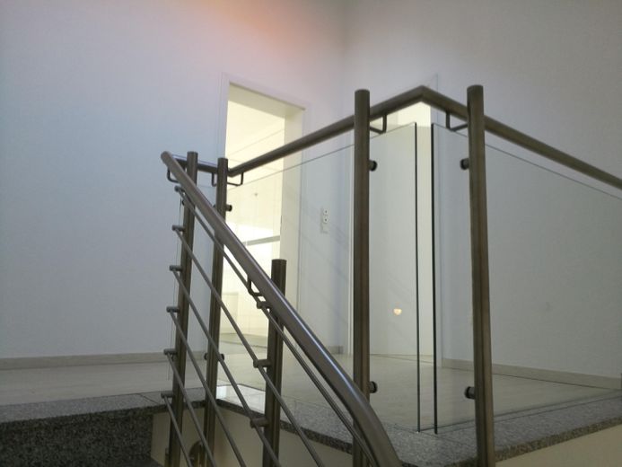 Langen - Moderne Maisonette im Herzen der Altstadt – Treppe/Flur zum DG