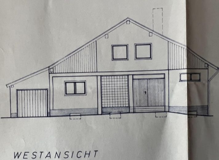 Dom jednorodzinny o powierzchni 1,5 kondygnacji z garażem w Malsch – Westansicht