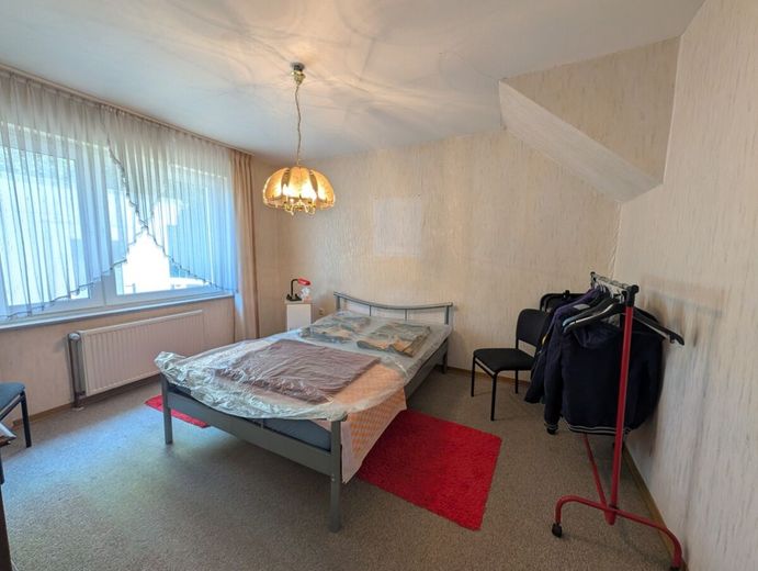 Großes Grundstück in Hüllhorst: Einfamilienhaus mit Potenzial zur Neugestaltung – Bild 7