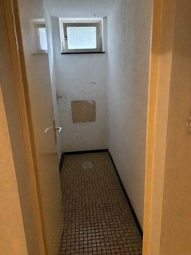Zadbane mieszkanie 1,5–2-pokojowe z w pełni wyposażoną kuchnią i miejscem parkingowym w Stuttgarcie-Vaihingen – Kellerabteil