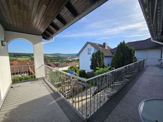 Großer Haupt-Balkon