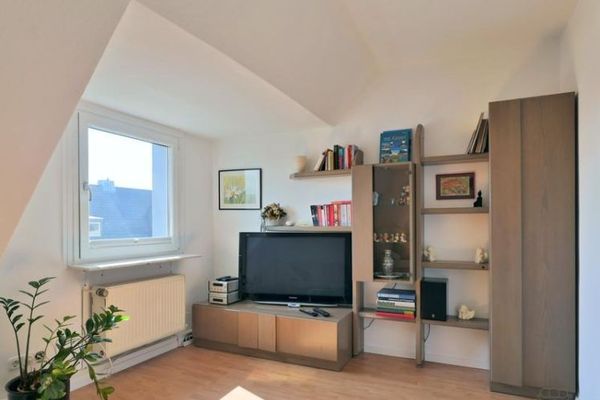 (EF1225_M) Kassel-Stadt: Fasanenhof, preiswerte möblierte Dachwohnung in einem ruhigen Haus mit Garten