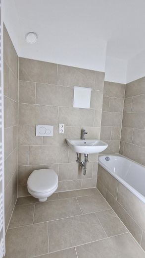 2-Zimmer-Wohnung in Schluchsee, kernsaniert, mit Hallenbad – Badezimmer