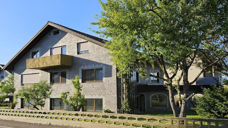 Ampia casa unifamiliare con 11 locali a Zuzenhausen (adatta a una o più comunità abitative!) – Südseite