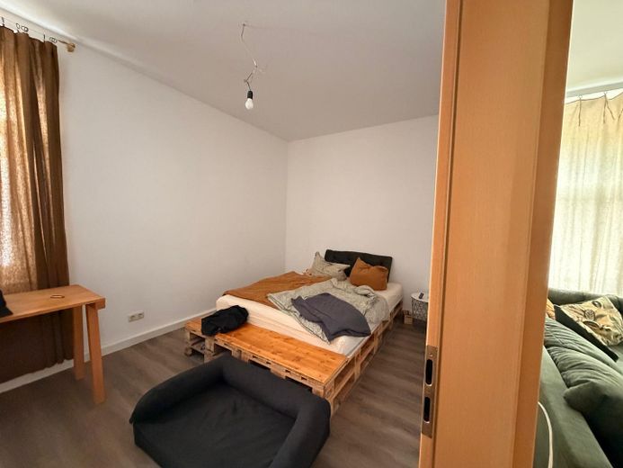 Attraktive 2-Raum-Wohnung im EG in Hirschberg/Saale – Schlafzimmer