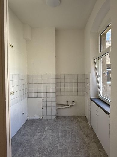 Helle bezugsfreie 1-Zimmer Altbauwohnung in der Nähe vom Schlosse Charlottenburg (provisionsfrei) – Küche