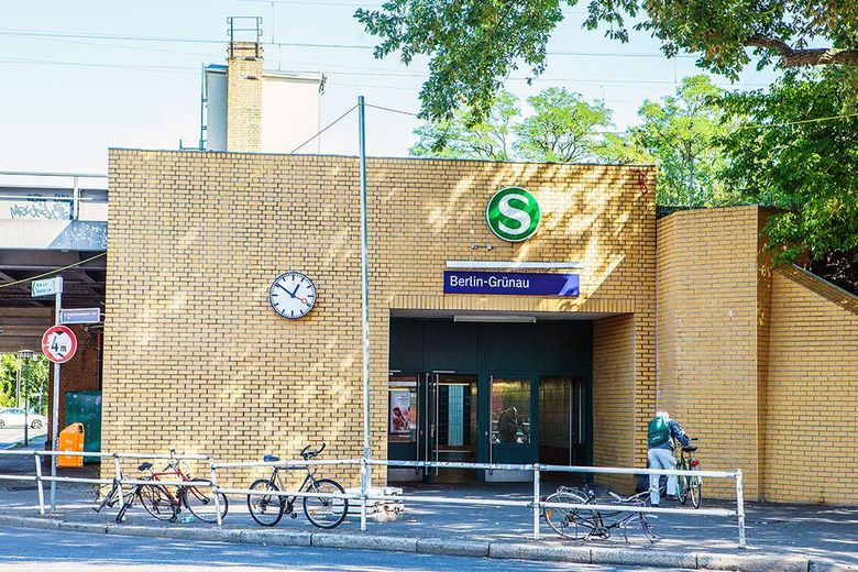 Ruhig, hell, möbliert - Apartment mit Top-Anbindung zwischen Adlershof und Flughafen BER – Umgebung