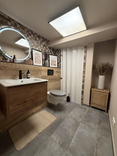 Modernisiertes Reihenendhaus in unverbaubarer Feldrandlage – provisionsfrei – WC im Wohnkeller