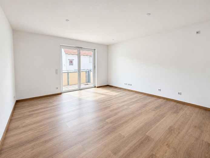 Nowe mieszkanie 2-pokojowe bez barier, z balkonem i windą – Wohnzimmer 