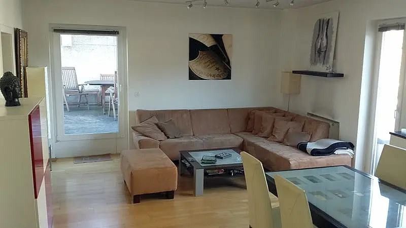 Bright terrace apartment with cathedral views in a central location – Wohnzimmer1