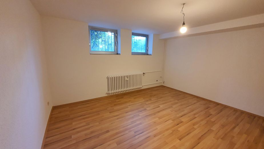 Rahm: garden apartment with house-in-house character – Souterrain-Raum
