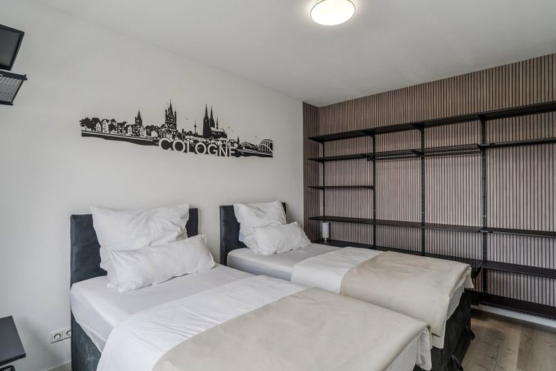 Villa Cologne - Investitionschance in zentraler Lage von 53340 Meckenheim bei Köln/Bonn – Fe-Wo 2 SZ 1