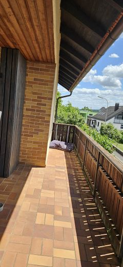 Schweinfurt yakınında misafir daireli ev, ticari salon + imarlı arsa – Balkon OG