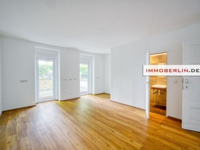 IMMOBERLIN.DE - Toplage! Komfortable Altbauwohnung mit Terrassen, Garten & großem Wintergarten – Foto 1