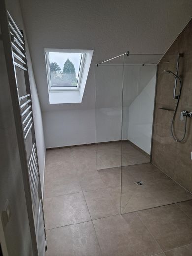 Moderate Penthousewohnung in ruhiger Lage – Foto 11