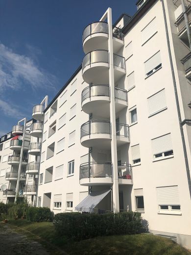 Tolle 3-Zimmer-Wohnung mit Aufzug+Balkon+Tiefgarage in Karlsruhe – Foto 1