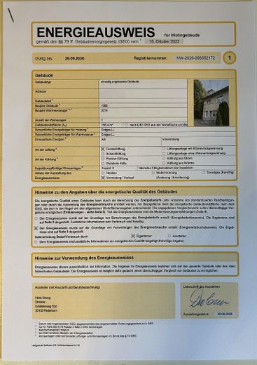 Casa a schiera di testa in posizione centrale a Paderborn – Energieausweis Seite 1