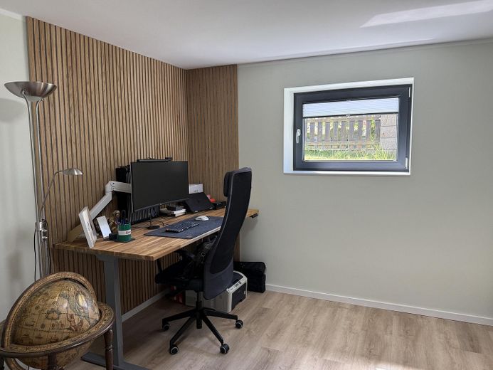 Modernes Einfamilienhaus in Feldrandlage – Büro