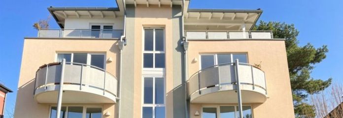 Wohnen im Villenviertel: 2-Raum-Wohnung mit Balkon & Tiefgarage