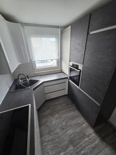 Casa a schiera centrale ben tenuta in posizione adatta alle famiglie a Laudenbach – offene Küche Ansicht 2