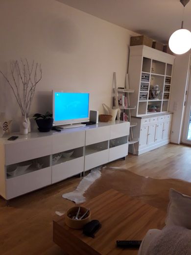 2,5 Zimmer Garten Wohnung im wiesbadener Künstlerviertel<br> – Wohnzimmer