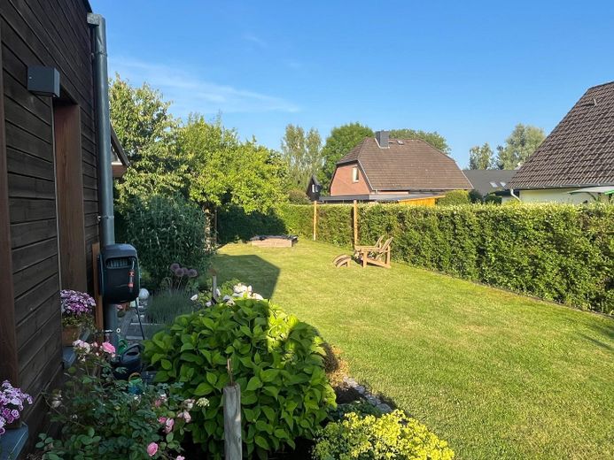 Charming end-terrace house with generous plot in Kaltenkirchen – Gartenansicht