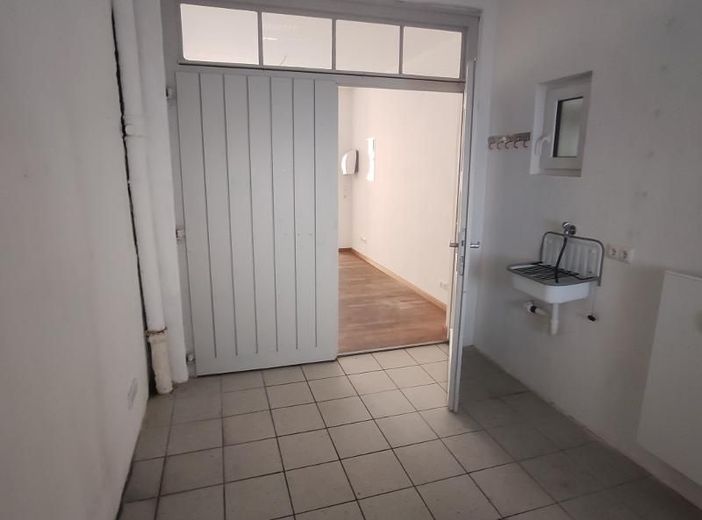 Laden- oder Bürofläche (zentral gelegen) – Büro Bild 2