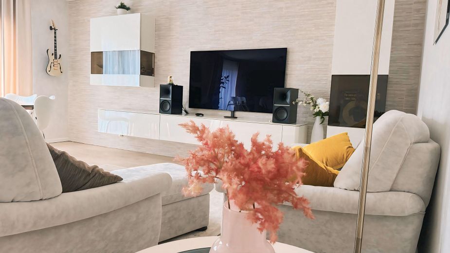 Hochwertige teilmöblierte 3-Zimmer-Wohnung mit Balkon – Foto 2