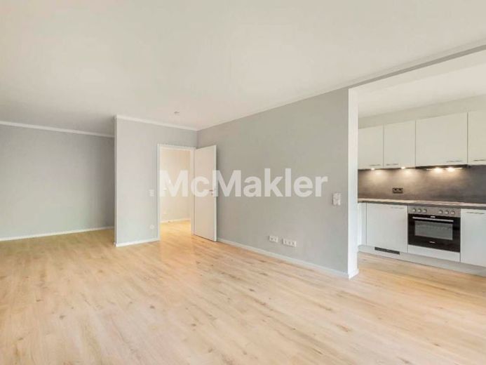 Moderne 1-Zimmer-Wohnung nach Sanierung mit Stellplatz – Foto 1