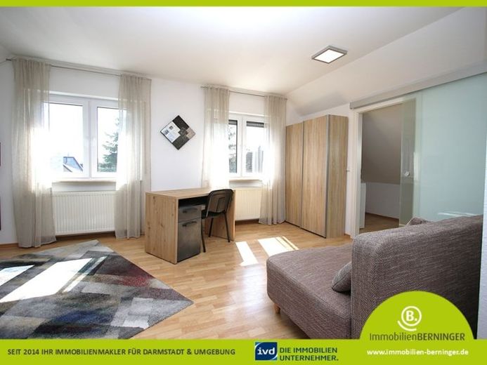 Charmante und helle Dachgeschosswohnung Nähe Streuobstwiesen in Eberstadt – Foto 1
