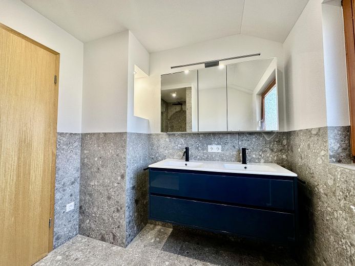 Appartamento mansardato con splendida terrazza sul tetto di 60 m² e vista sull’Alb – appena ristrutturato – Photo 13