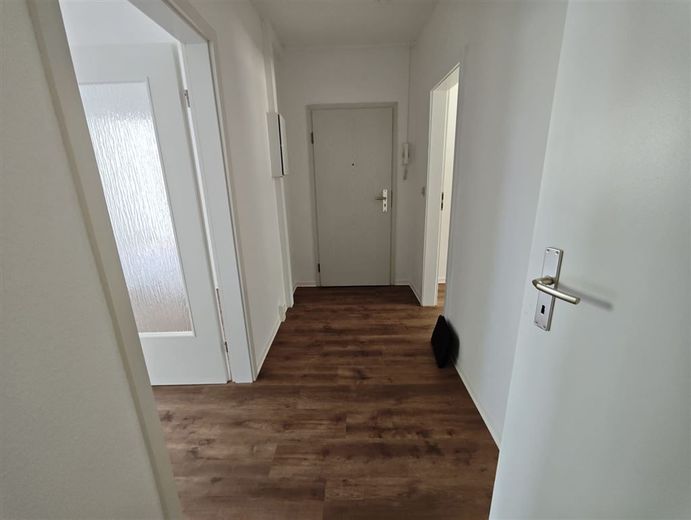 Neu renoviert! Helle 3-Zi. mit Balkon, Wanne &amp; Laminat in ruhiger Lage! – PHOTO-2026-06-26-09-29-58_2