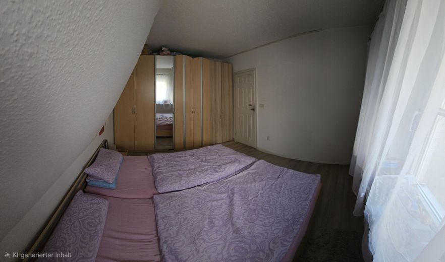 Meraviglia urbana degli spazi: maisonette di 4 locali inondata di luce nel cuore di Öhringen (senza provvigione!) – Schlafzimmer / 1. OG