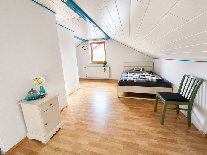 Provisionsfrei - Freistehendes Einfamilienhaus mit großem Garten nahe Stadtplatz und Innauen – Studio im DG